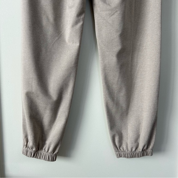 Vuori Boyfriend Sweatpant Tan Size Extra Small - Picture 8 of 10